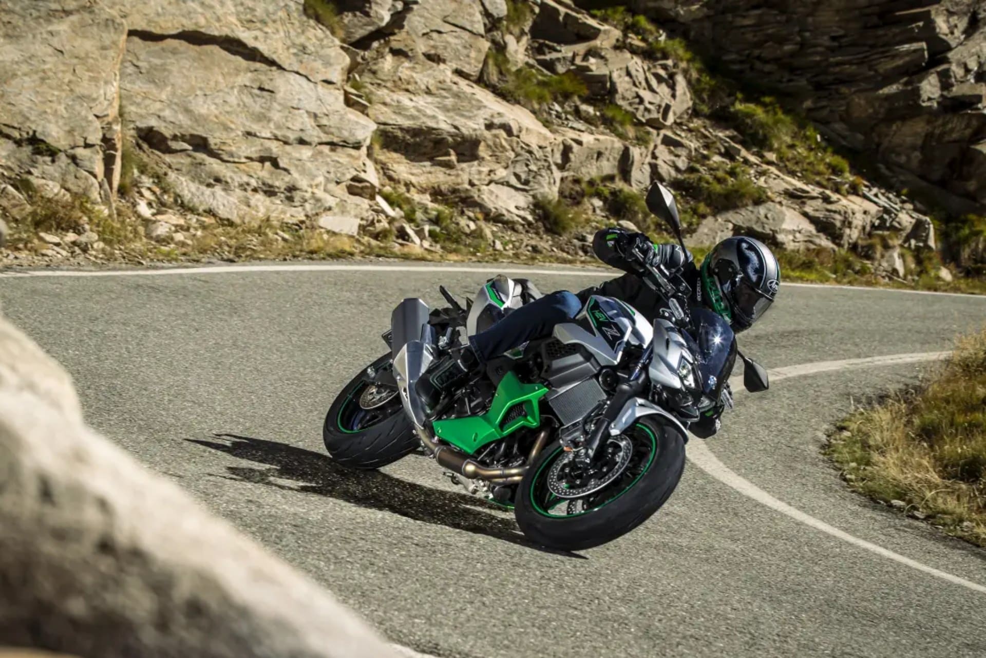 Kawasaki Ninja 7 y Z7 Hybrid 2026