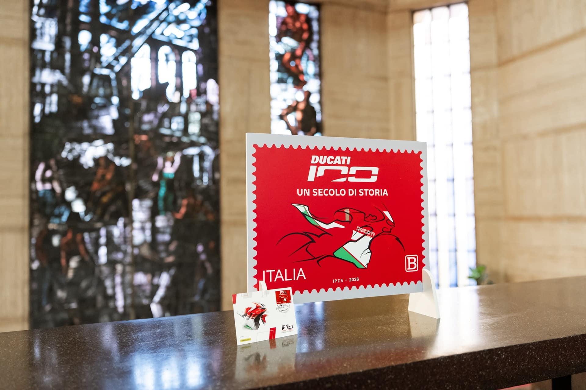 Con motivo del su centenario, el Estado italiano rinde homenaje a Ducati con un sello especial