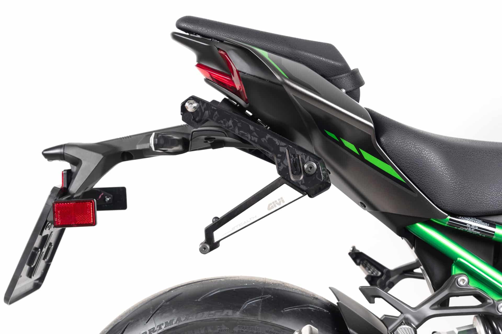 GIVI Stealth: El anclaje retráctil que preserva la estética original de la moto