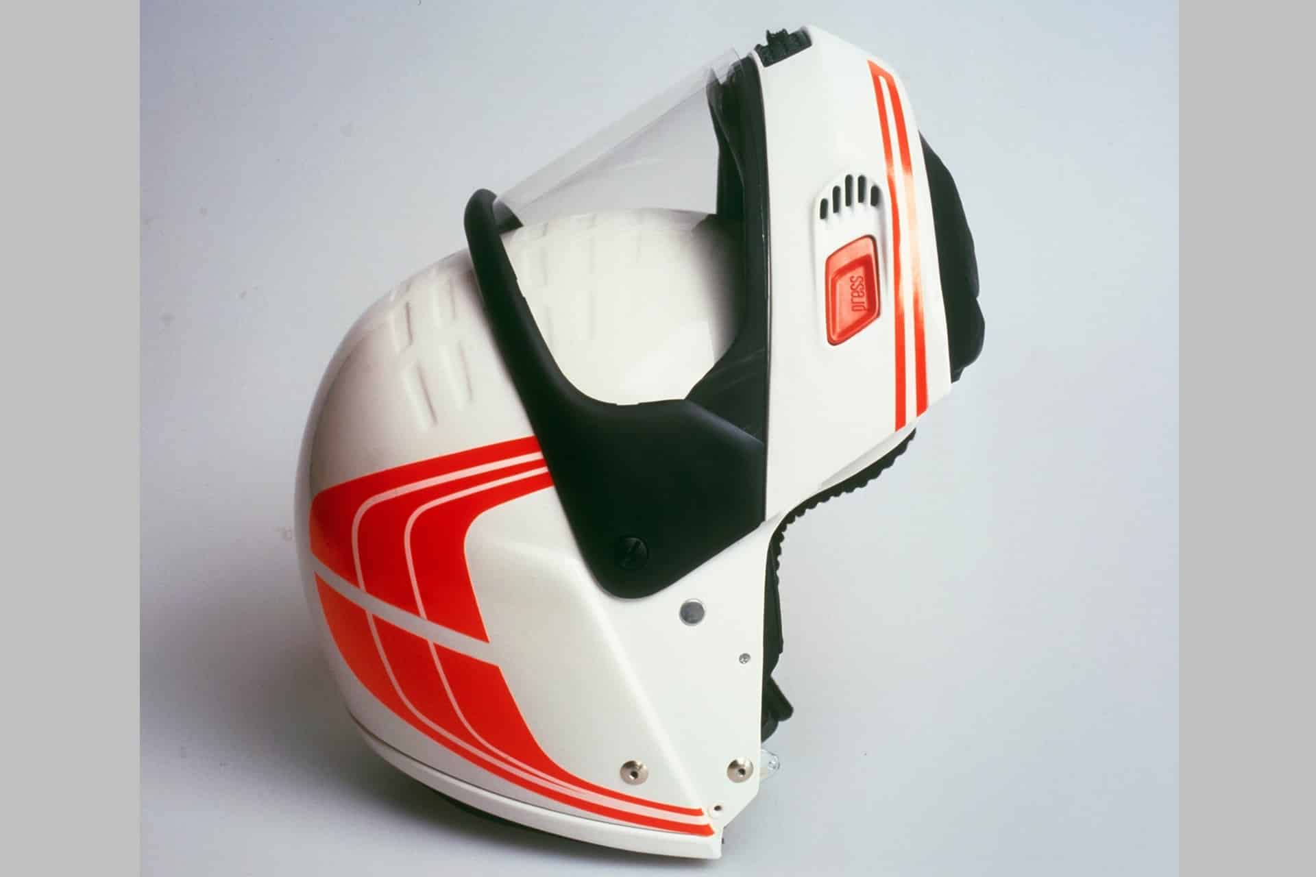 Los modelos de casco BMW cumplen 50 años de historia