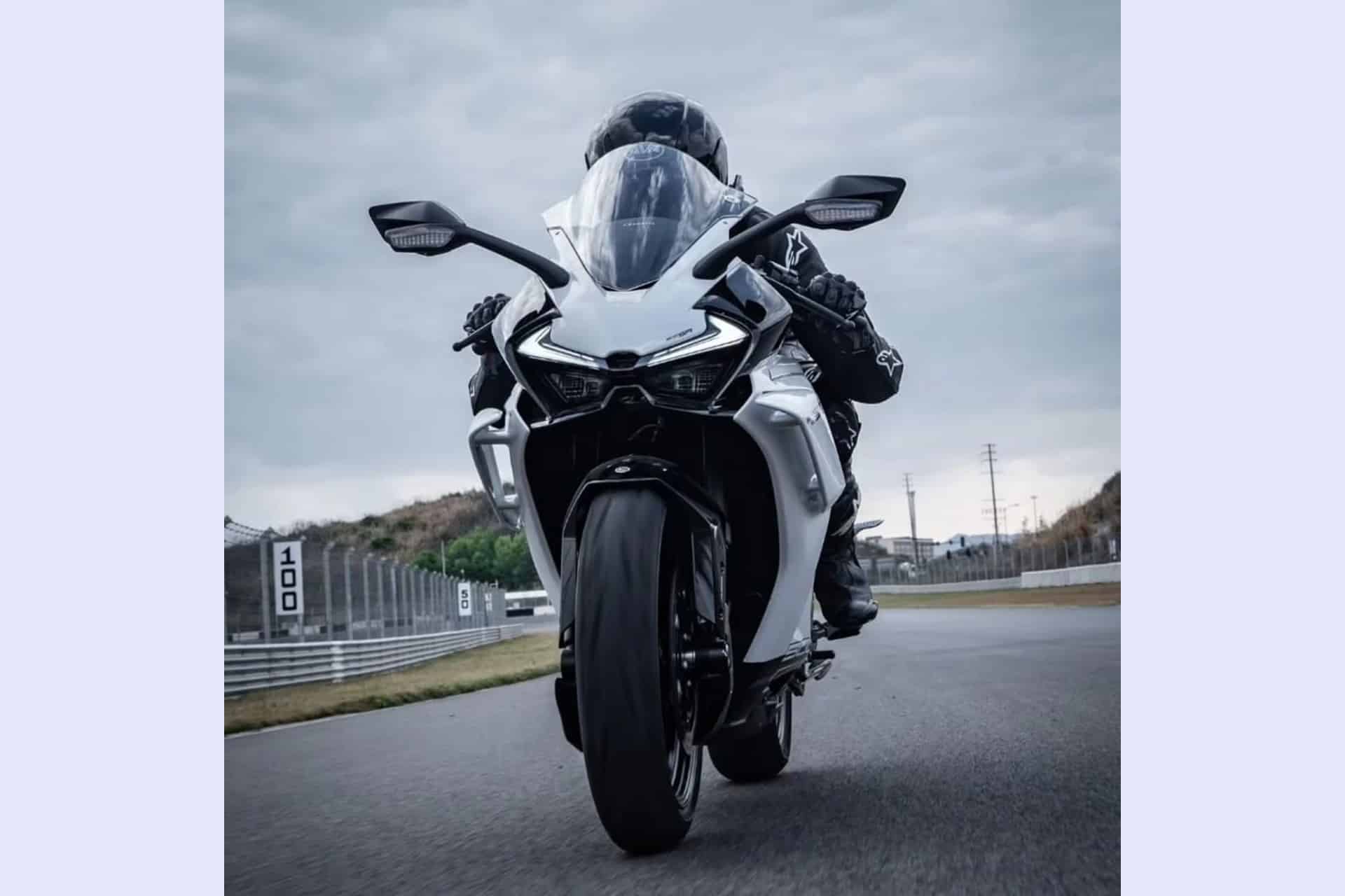 Se desvela la nueva CFMoto 500SR: 78 CV por poco más de 3.600 euros
