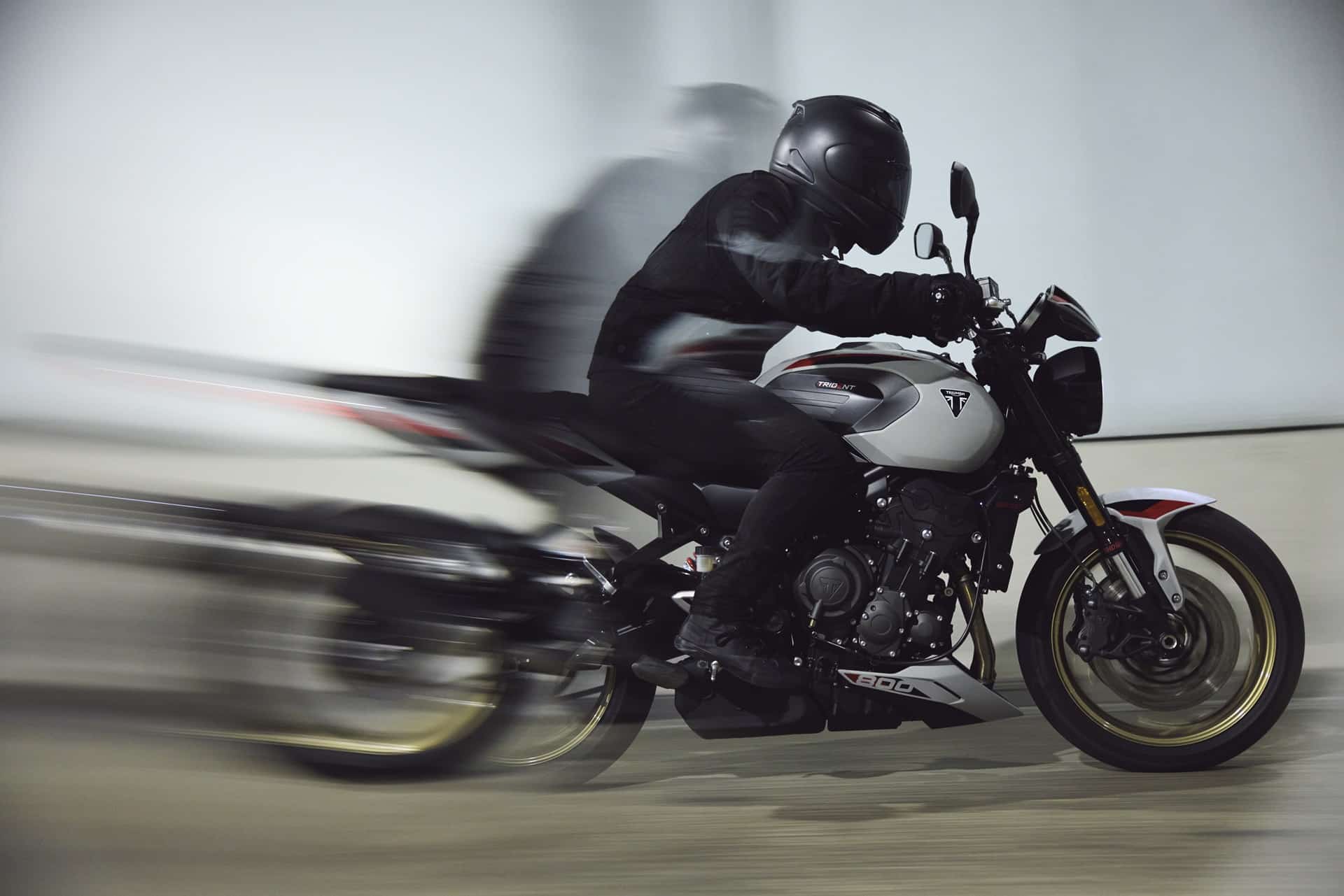 Triumph España da la bienvenida a la temporada 2026 con una gran fiesta simultánea y más de 20 nuevos modelos
