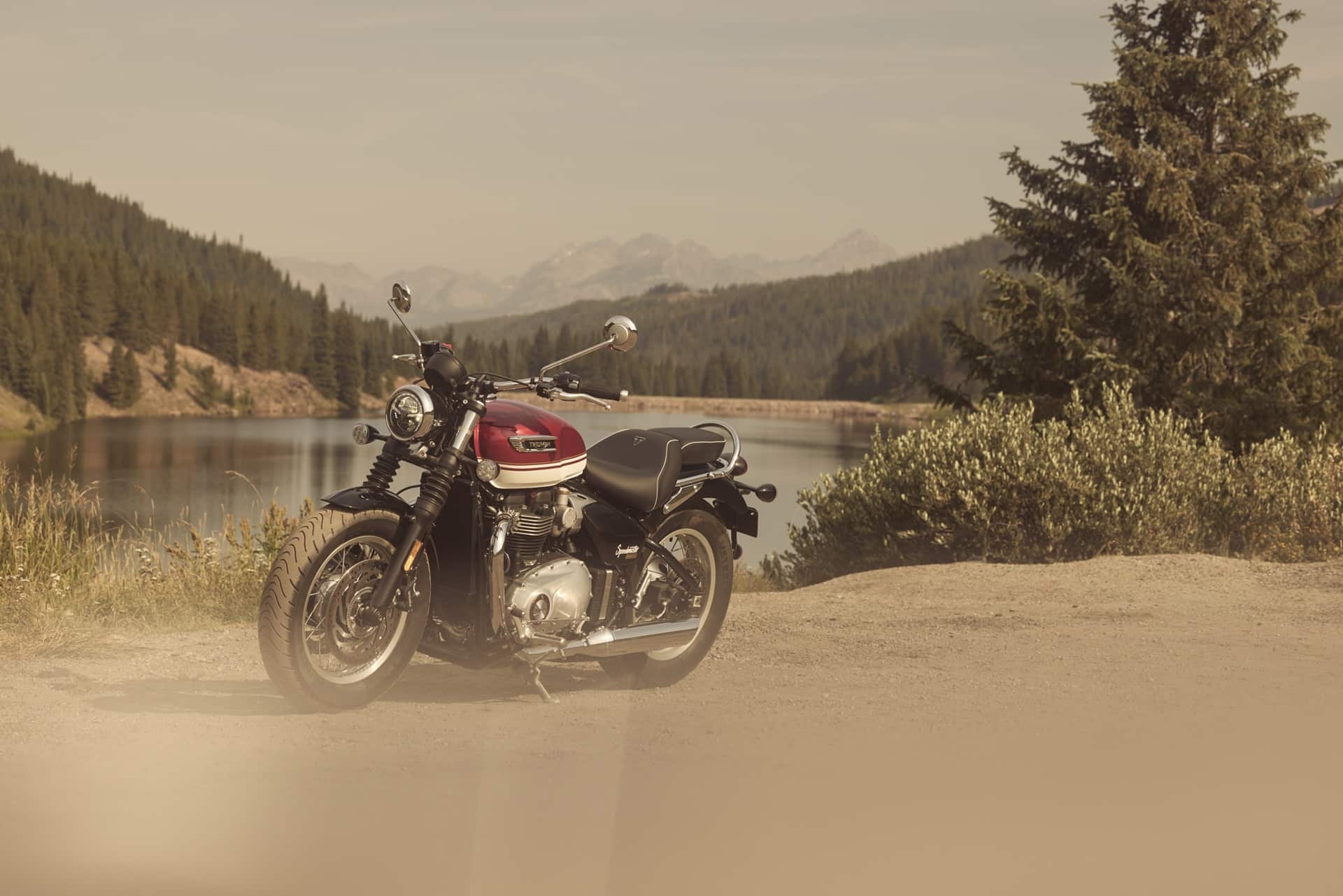 Triumph España da la bienvenida a la temporada 2026 con una gran fiesta simultánea y más de 20 nuevos modelos