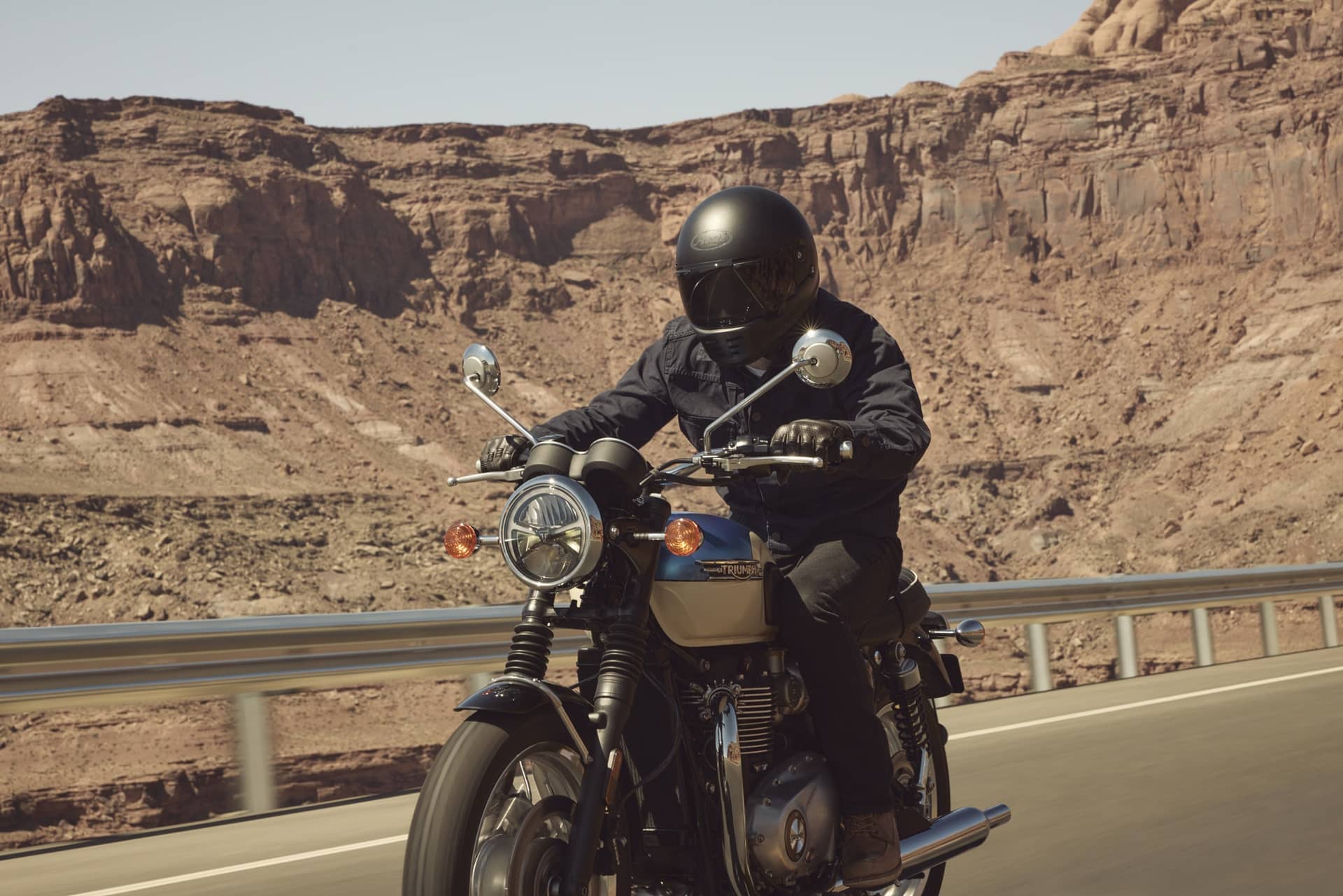 Triumph España da la bienvenida a la temporada 2026 con una gran fiesta simultánea y más de 20 nuevos modelos