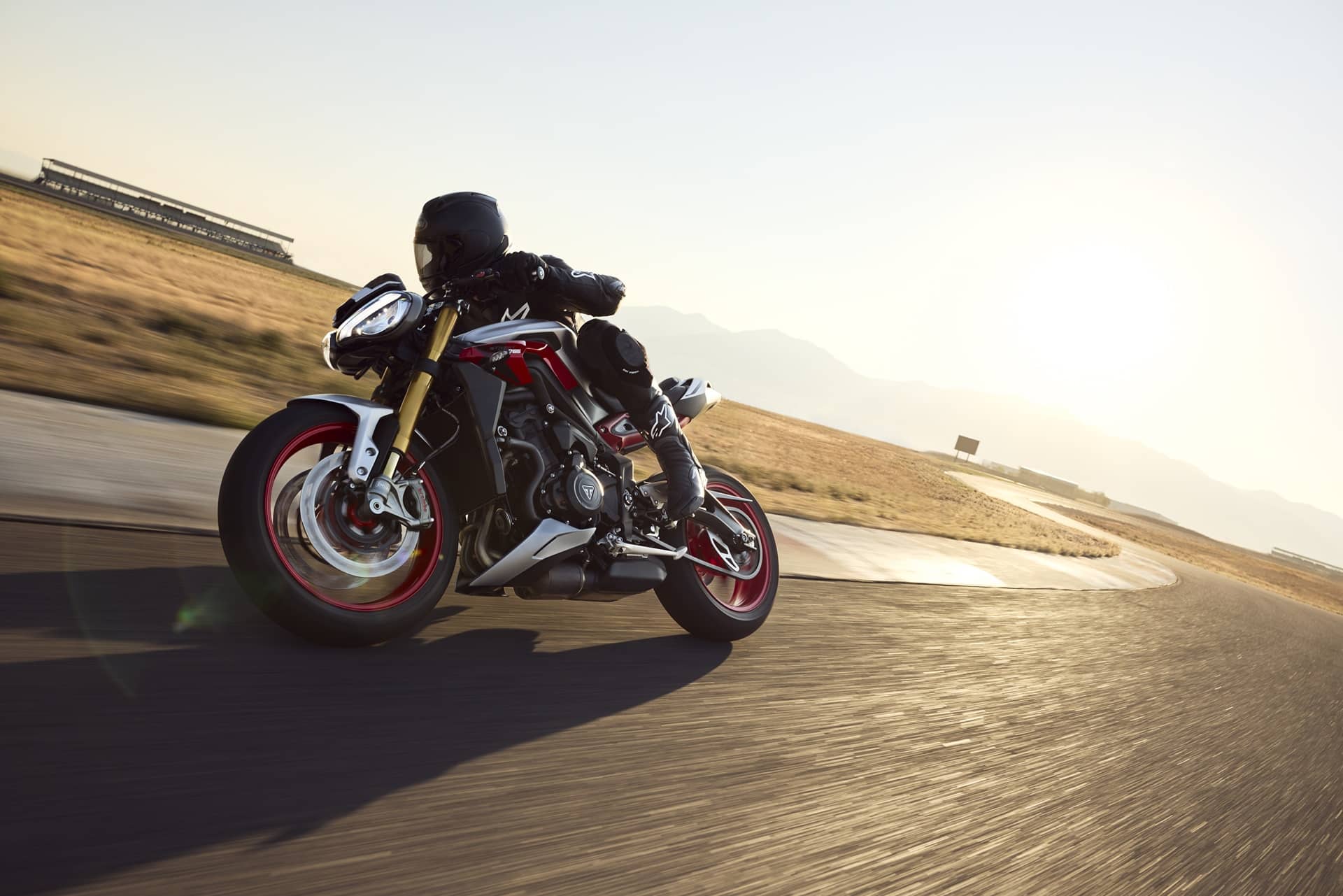 Triumph España da la bienvenida a la temporada 2026 con una gran fiesta simultánea y más de 20 nuevos modelos