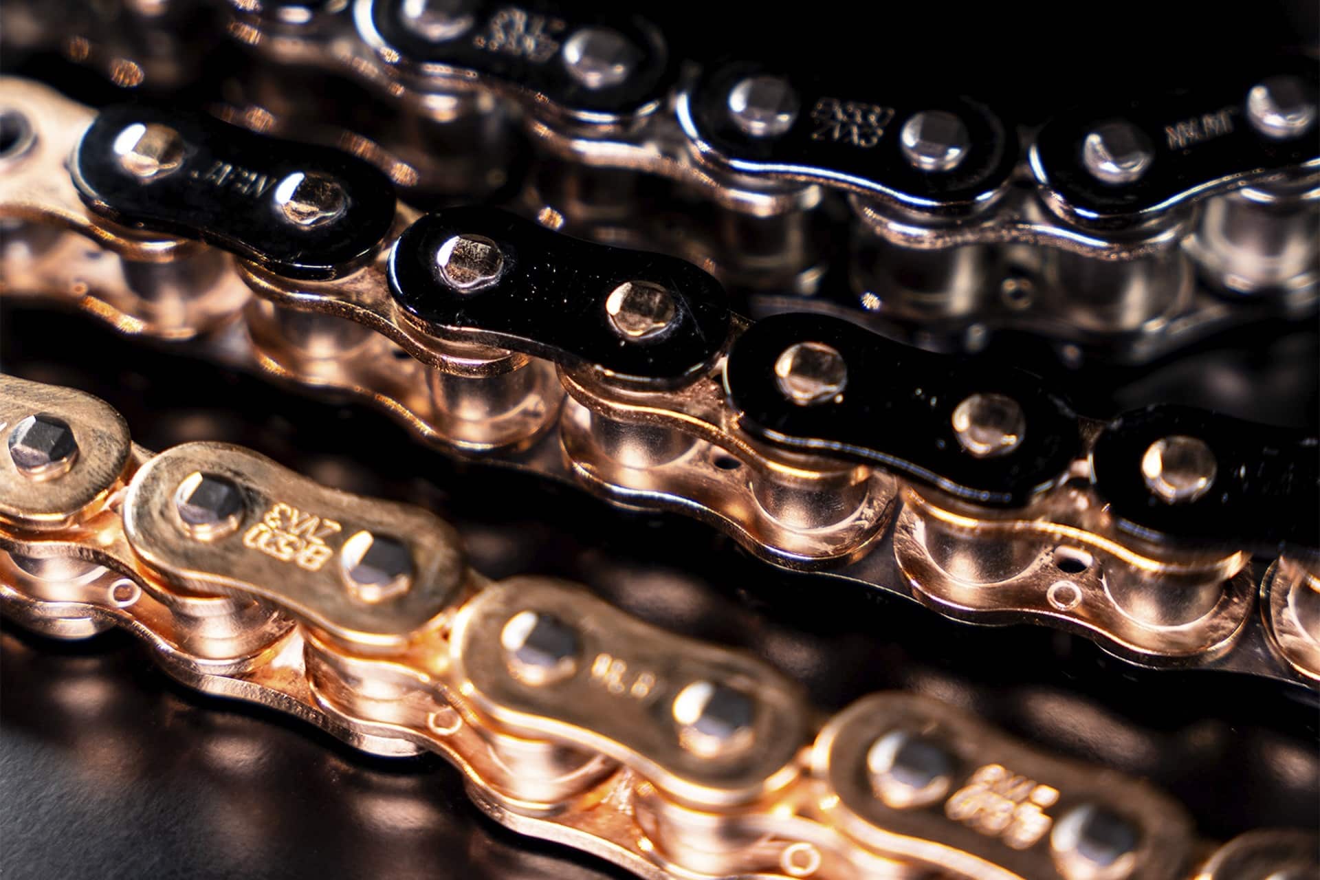 Gama de cadenas EK Chain 2026: soluciones específicas para carretera y competición