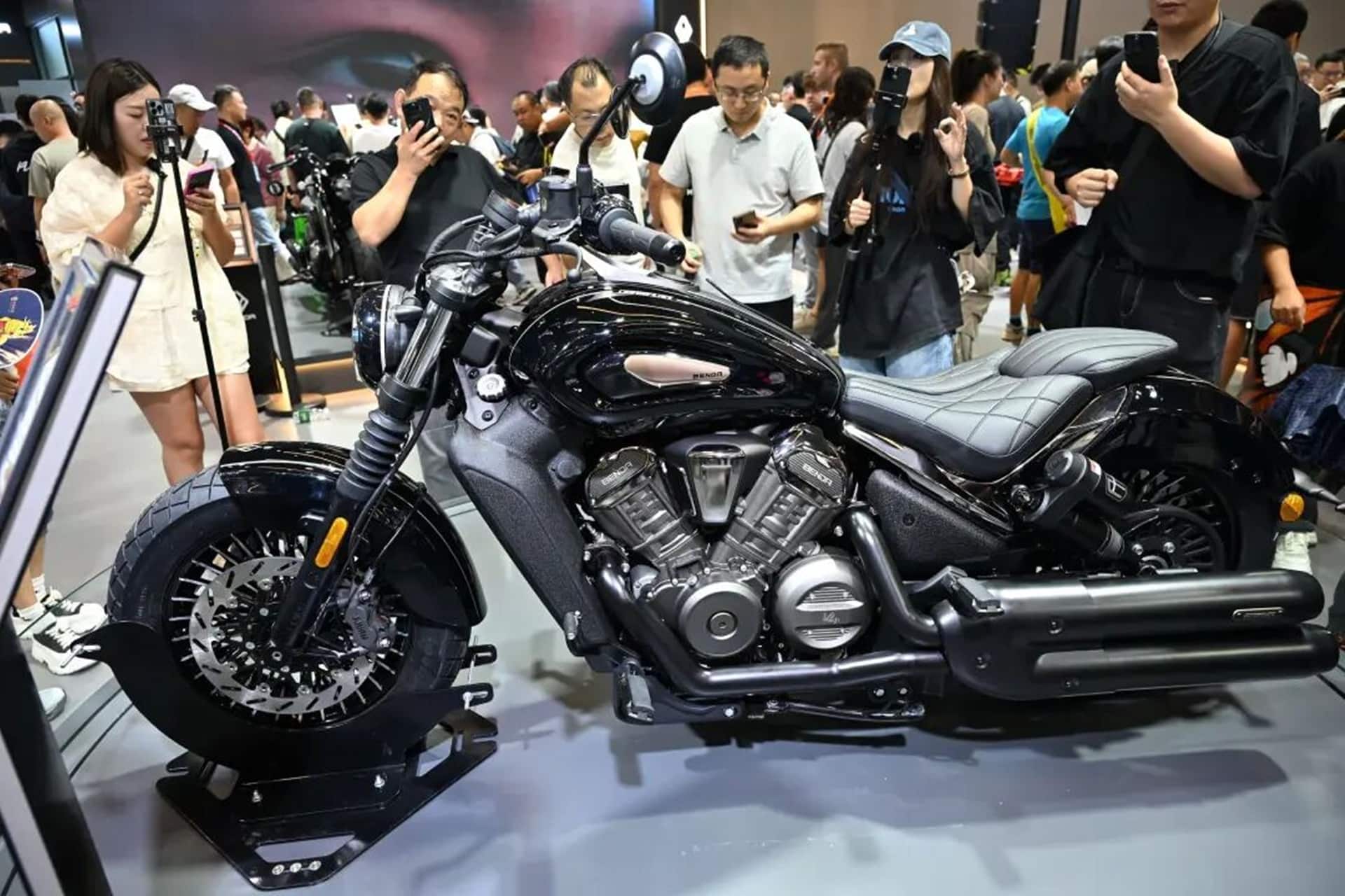 Nueva Dark Flag 600 V-4: Benda sigue ampliando su atípica gama custom
