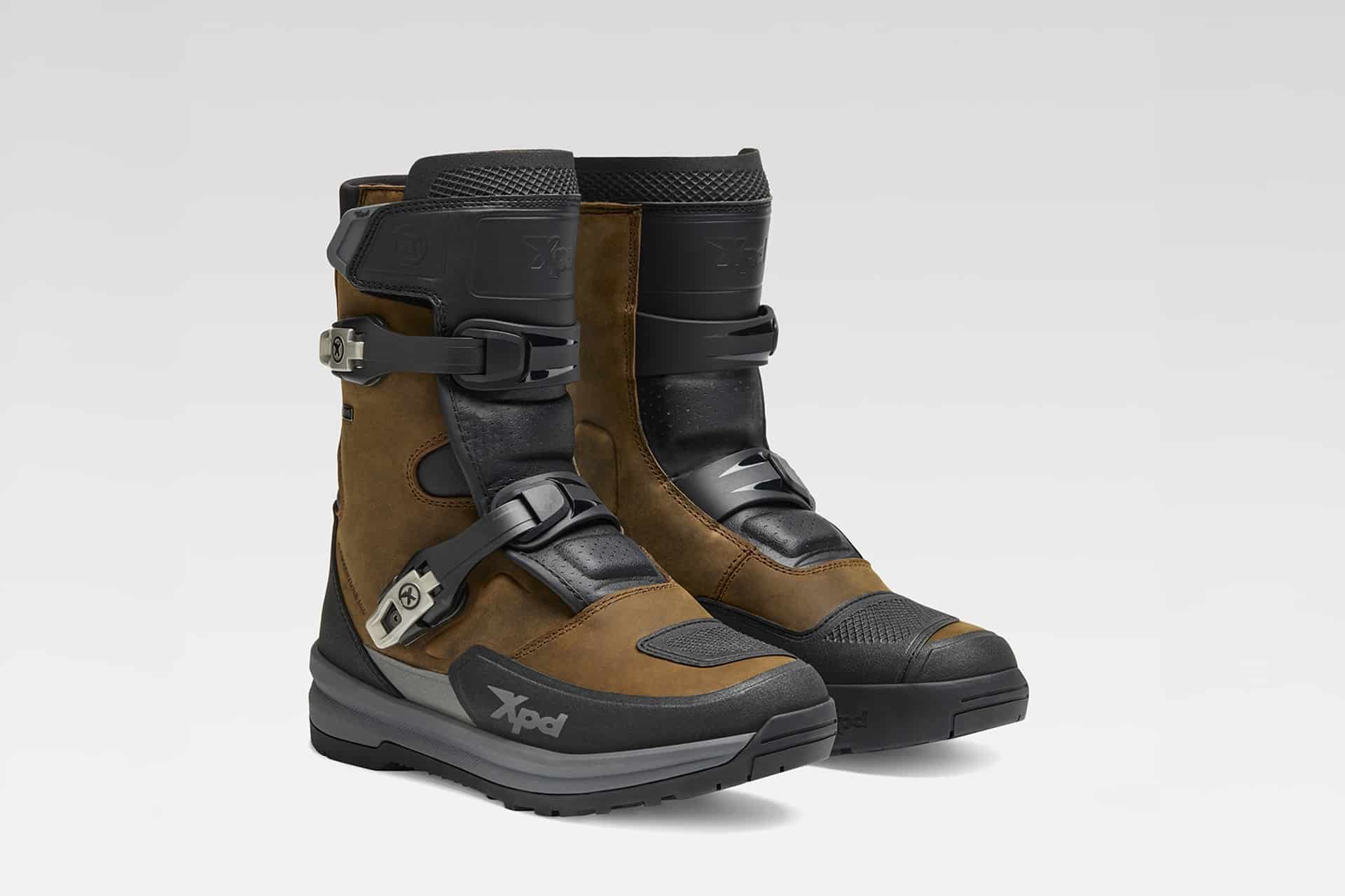 Fotos: Gama de botas adventure XPD 2026: Diseñadas para pasar largas jornadas sobre la moto