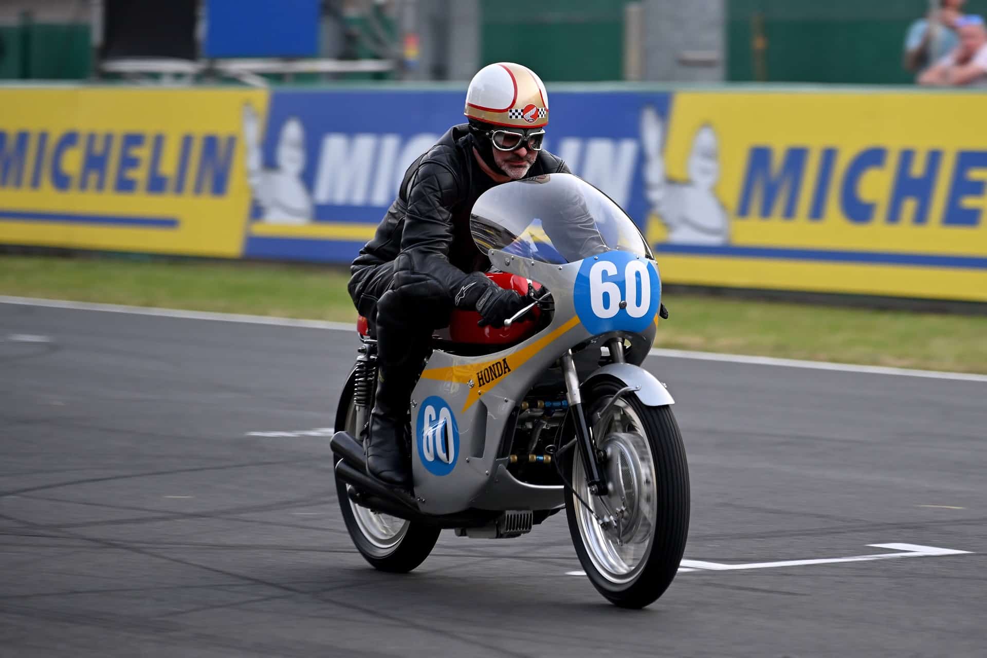 La CB1000F se codea con cuatro leyendas de la marca en sendos eventos deportivos