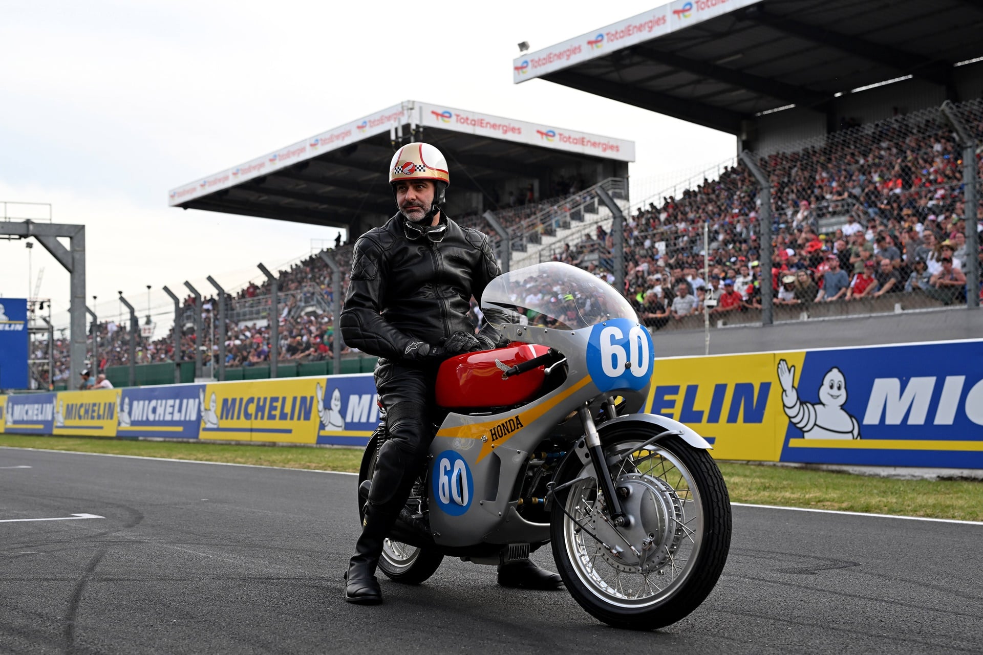 La CB1000F se codea con cuatro leyendas de la marca en sendos eventos deportivos