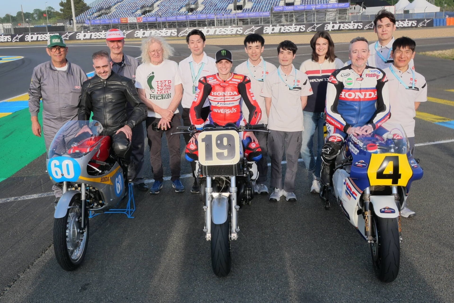 La CB1000F se codea con cuatro leyendas de la marca en sendos eventos deportivos