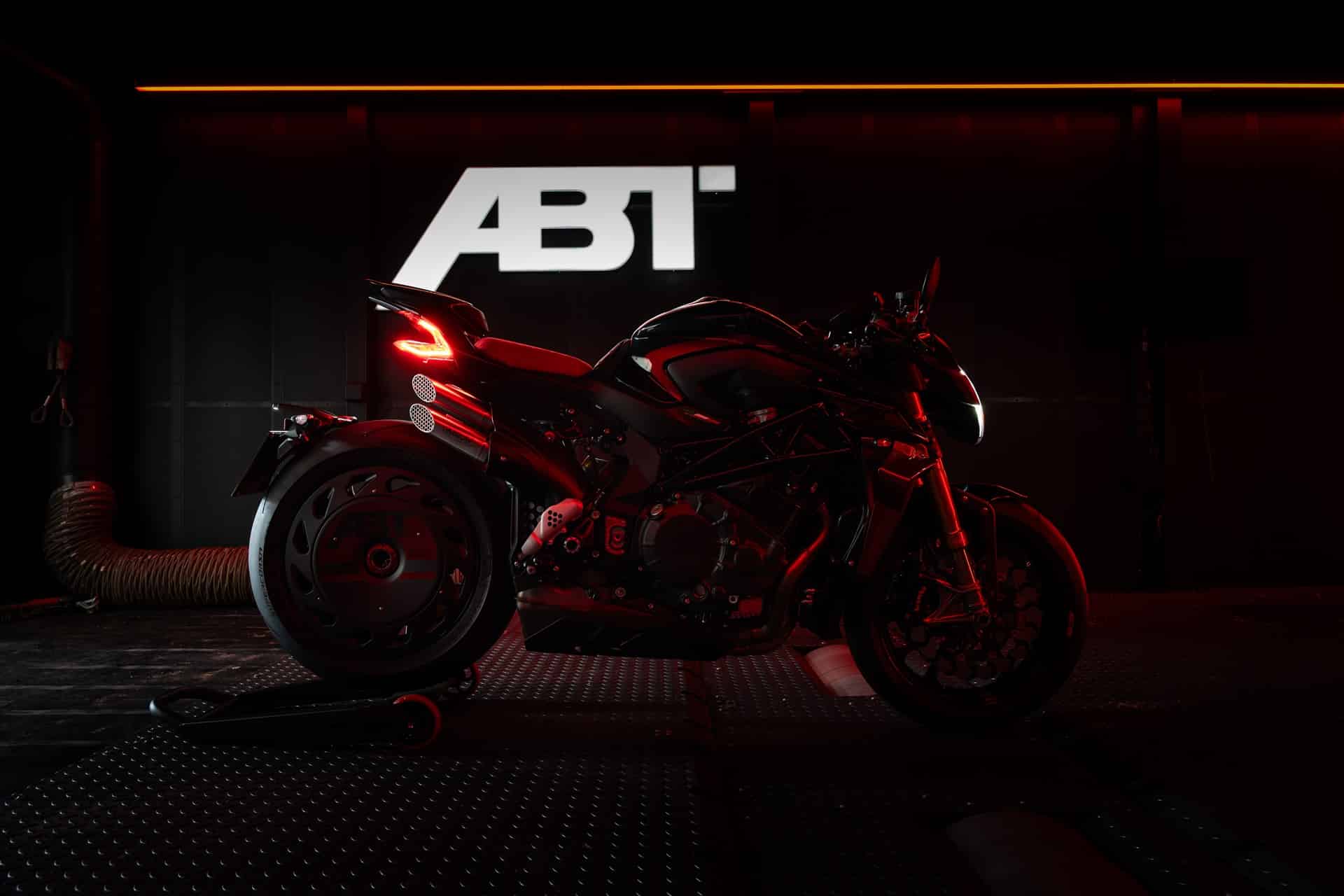 MV Agusta Brutale 1000 ABT: arte italiano respaldado por la precisión alemana