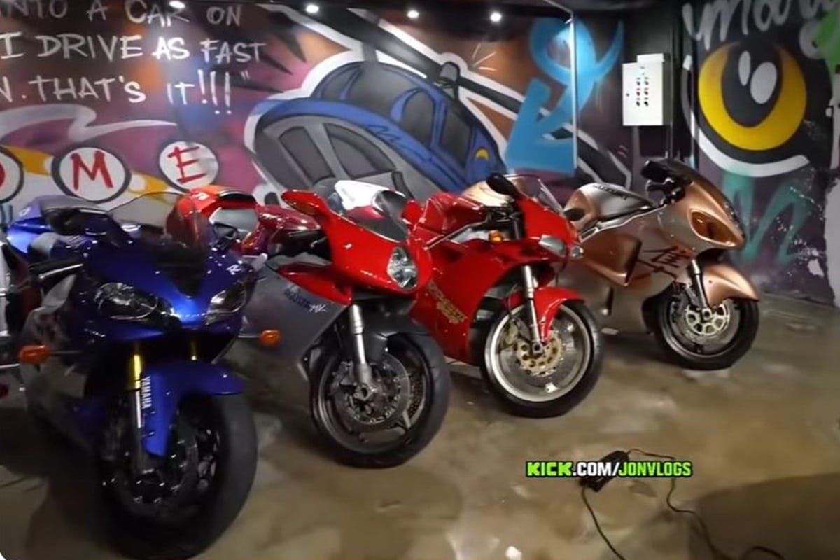 Neymar y su “NO” colección de motos