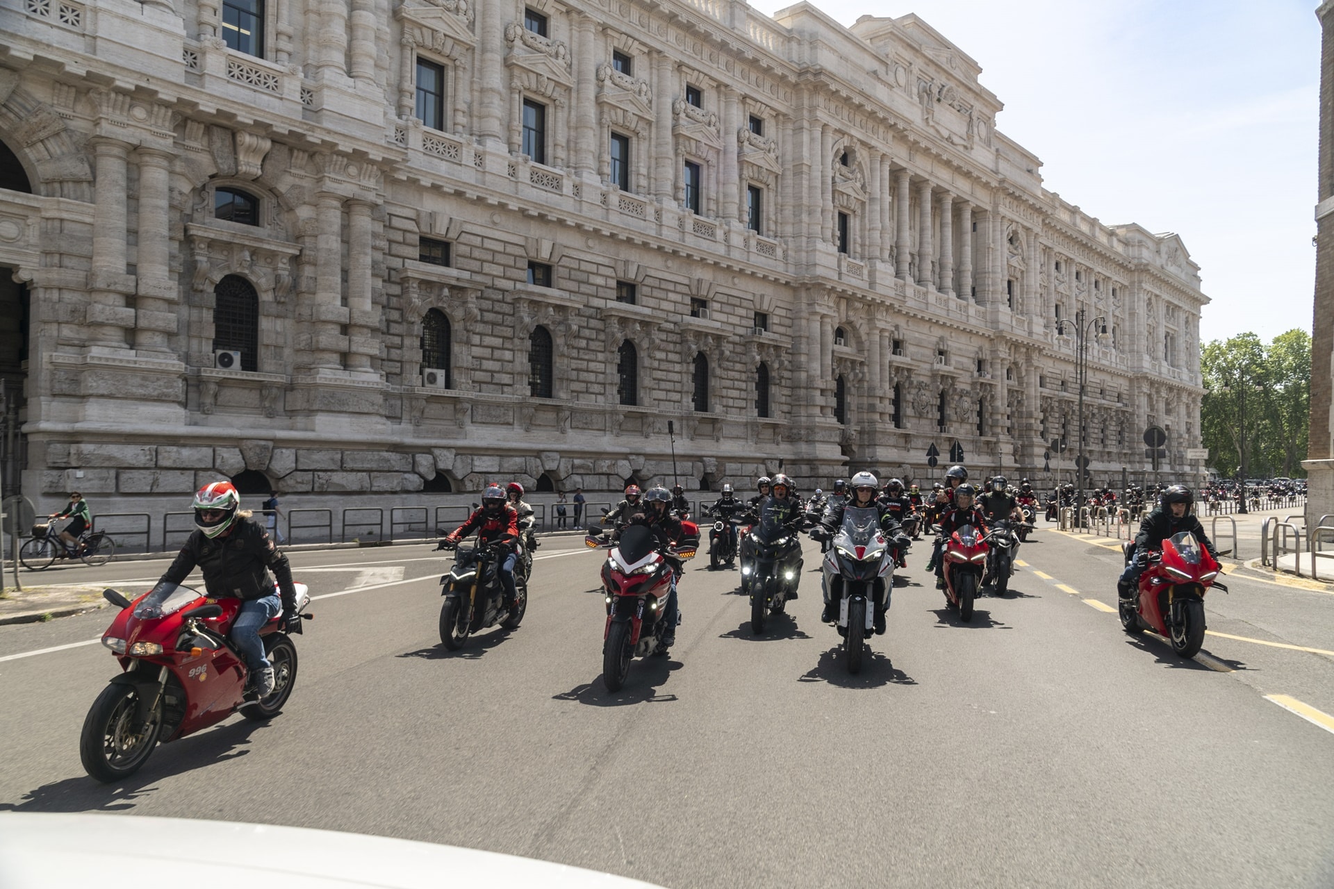 #WeRideAsOne 2026: 22.000 Ducatisti celebraron el centenario de la marca por todo lo alto
