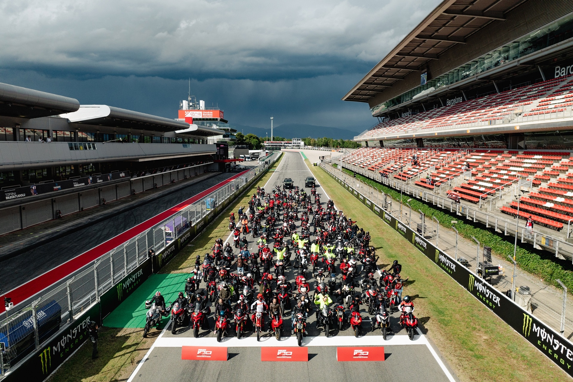 Ducati celebra su centenario en Catalunya con una caravana inolvidable