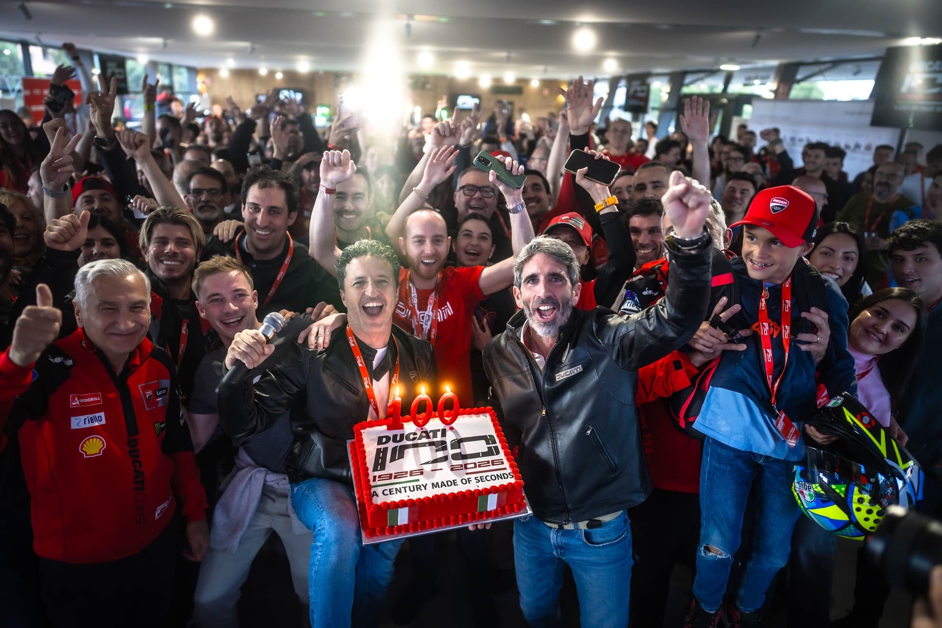 Ducati celebra su centenario en Catalunya con una caravana inolvidable