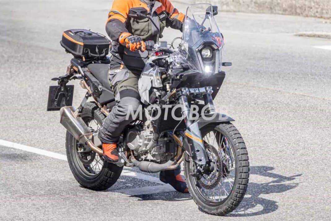 La KTM 490 Adventure empieza a tomar forma: nueva plataforma, motor de ...