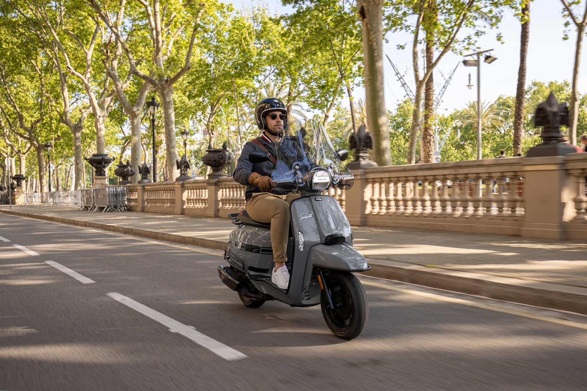 Lambretta quiere que aparques el coche: por 3.499 € tienes 125 cc para escapar de los atascos