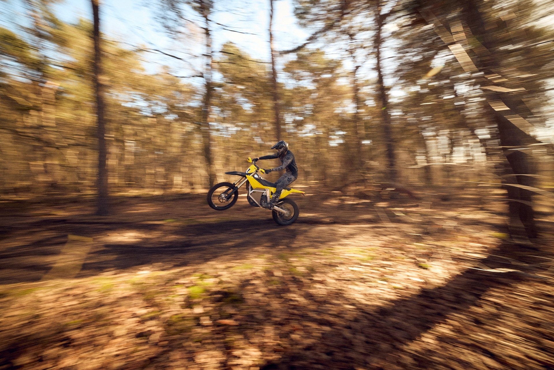Radian EXR: la nueva enduro eléctrica con 70 CV y 1.060 Nm de par lista para la competición