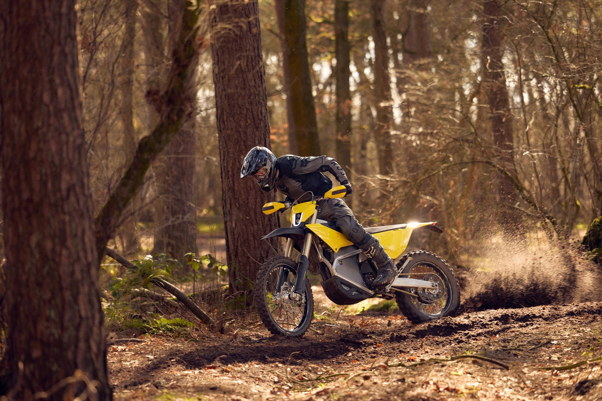 Radian EXR: la nueva enduro eléctrica con 70 CV y 1.060 Nm de par lista para la competición