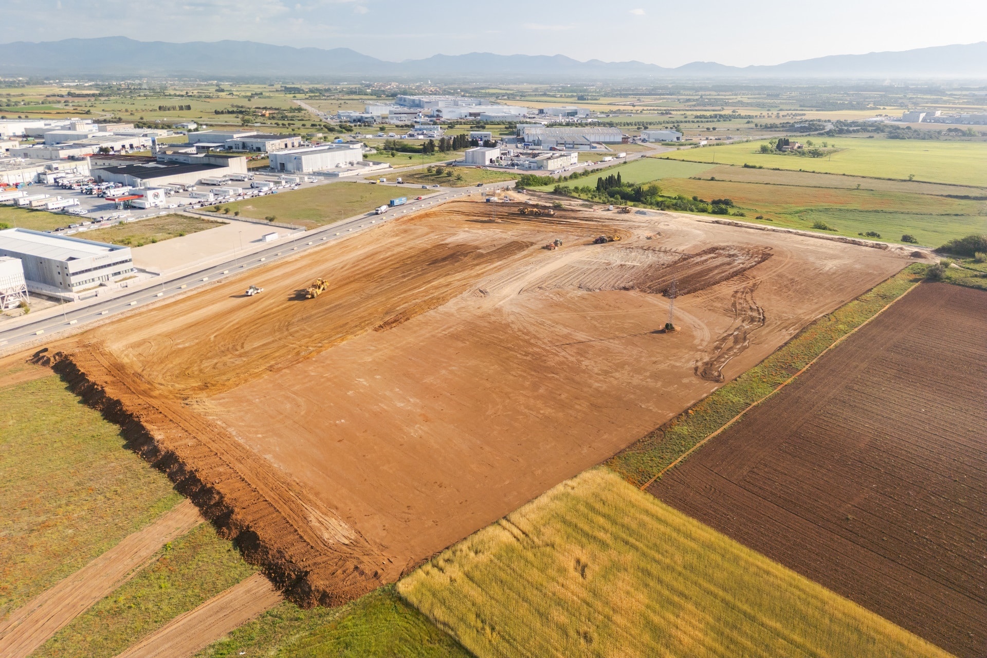 Rieju arranca las obras de su nueva factoría en la provincia de Gerona