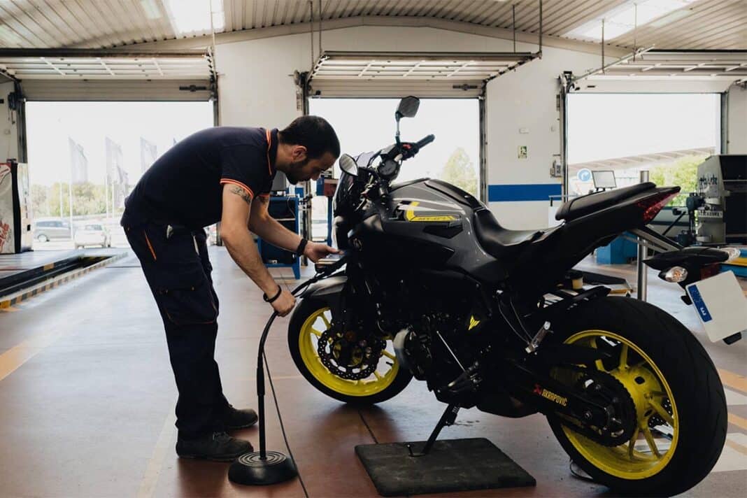 Europa vuelve a la carga con la ITV para motos: quiere endurecer las condiciones