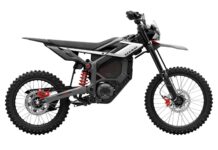 Xaber 300: una interesante y tecnológica MX enchufable por poco más de 4.500 euros