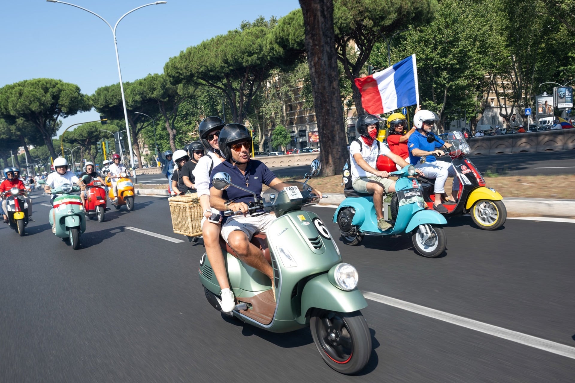 “Vespa roma 2026 - 80 años de un icono” se convierte en el mayor evento histórico de la marca