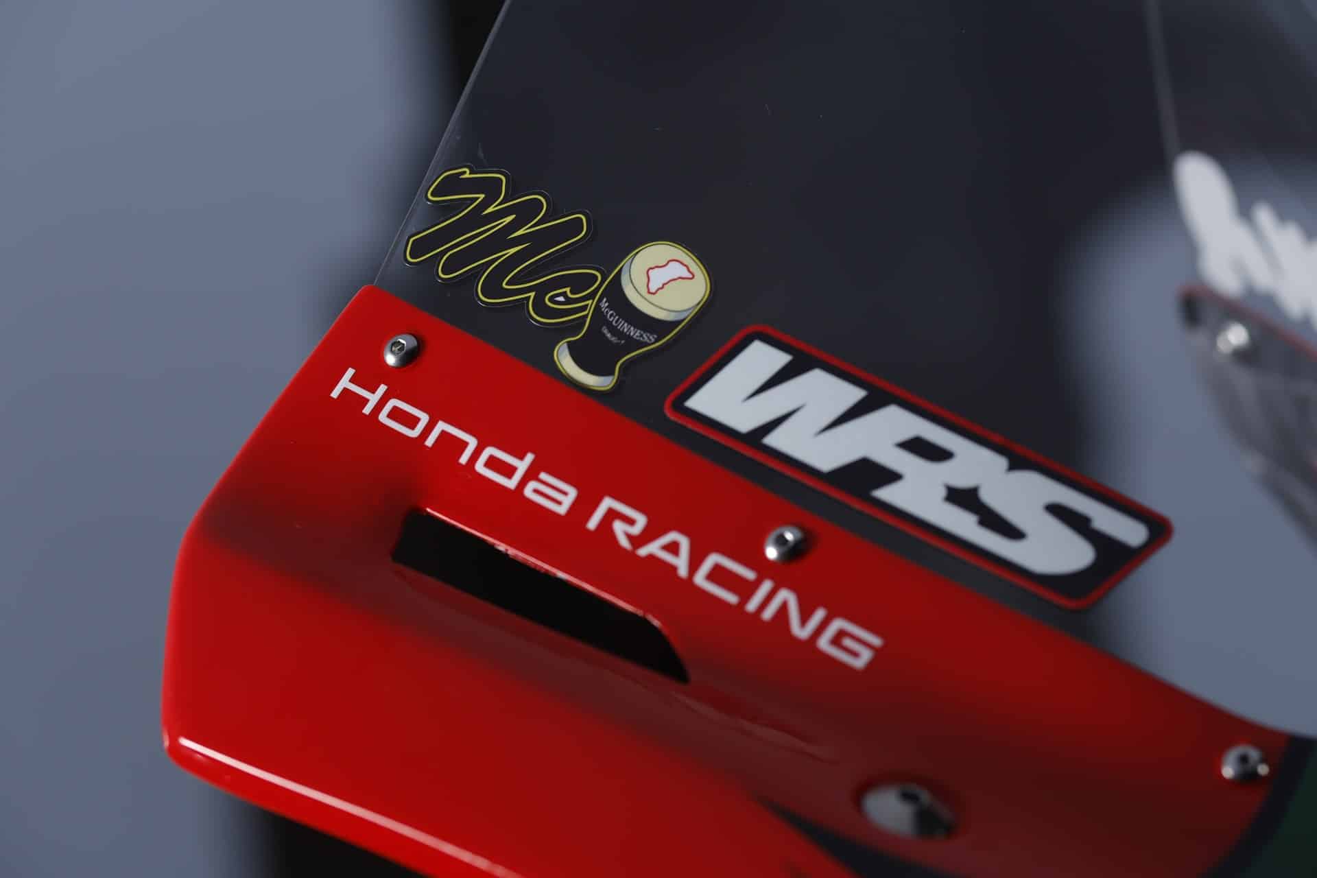 John McGuinness y Honda Racing celebran 30 años de colaboración con una librea especial en su Fireblade