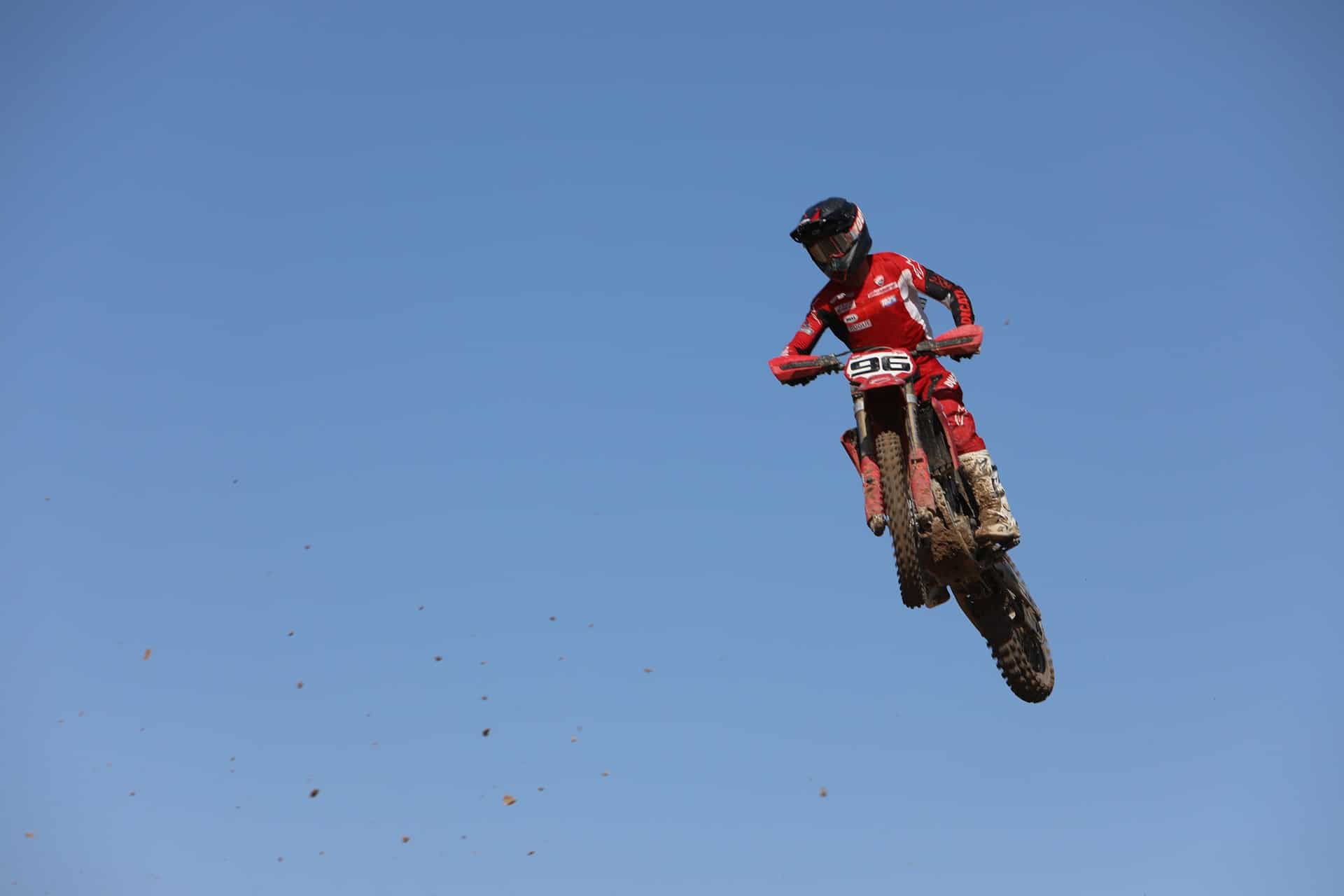 Víctor Alonso Rodilla hace historia para Ducati al subir al podio en el Campeonato de España de Motocross