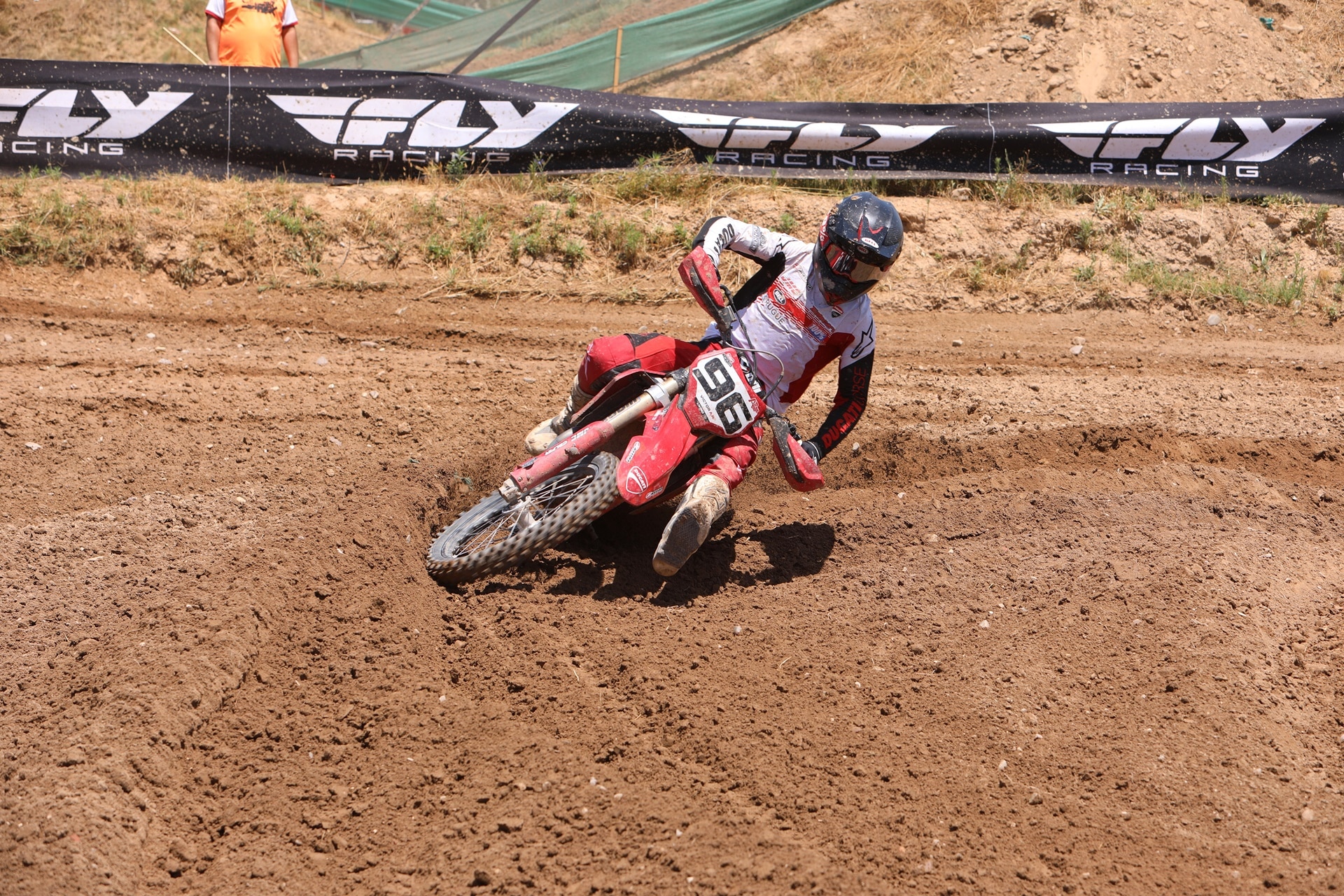 Víctor Alonso Rodilla hace historia para Ducati al subir al podio en el Campeonato de España de Motocross