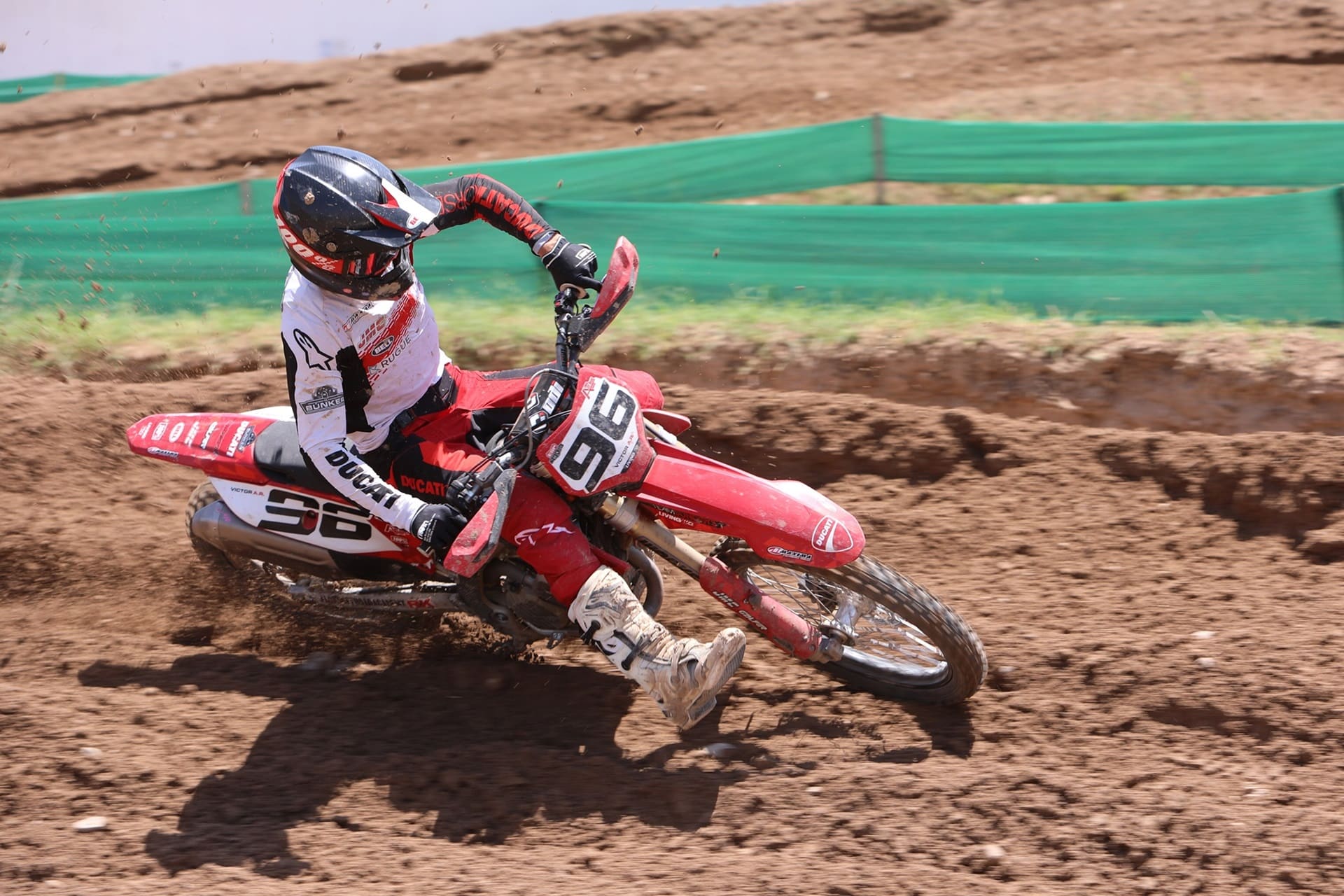 Víctor Alonso Rodilla hace historia para Ducati al subir al podio en el Campeonato de España de Motocross