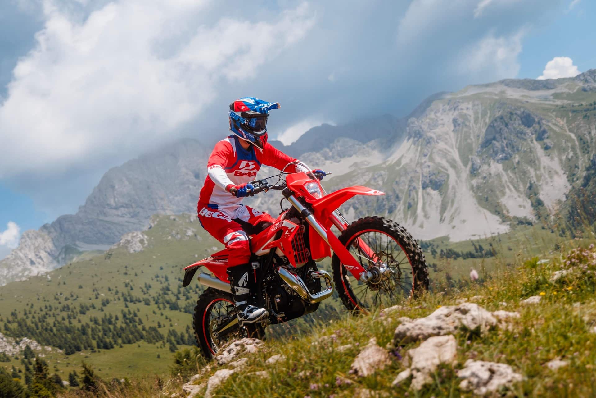 Beta lanza su nueva gama Xtrainer MY27, incluyendo mejoras electrónicas, estéticas y de rendimiento