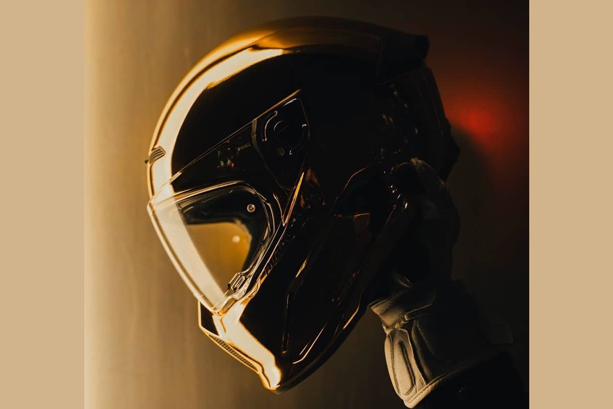 Ruroc AT4.0 Carbon Gold Chrome: diseñado para destacar bajo cualquier luz.