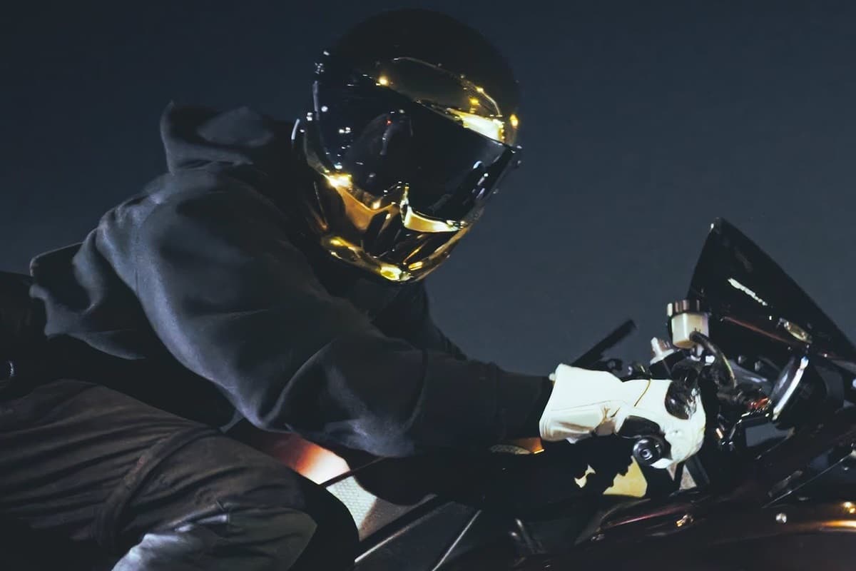Ruroc AT4.0 Carbon Gold Chrome: diseñado para destacar bajo cualquier luz.
