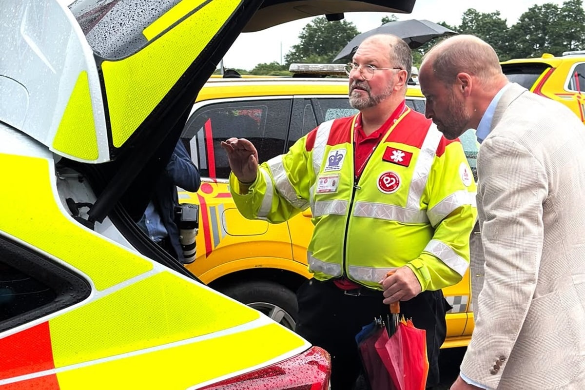 El príncipe Guillermo reconoce seguir montando en moto “disfrazado” en un reciente evento con los conocidos Blood Bikers de Norfolk
