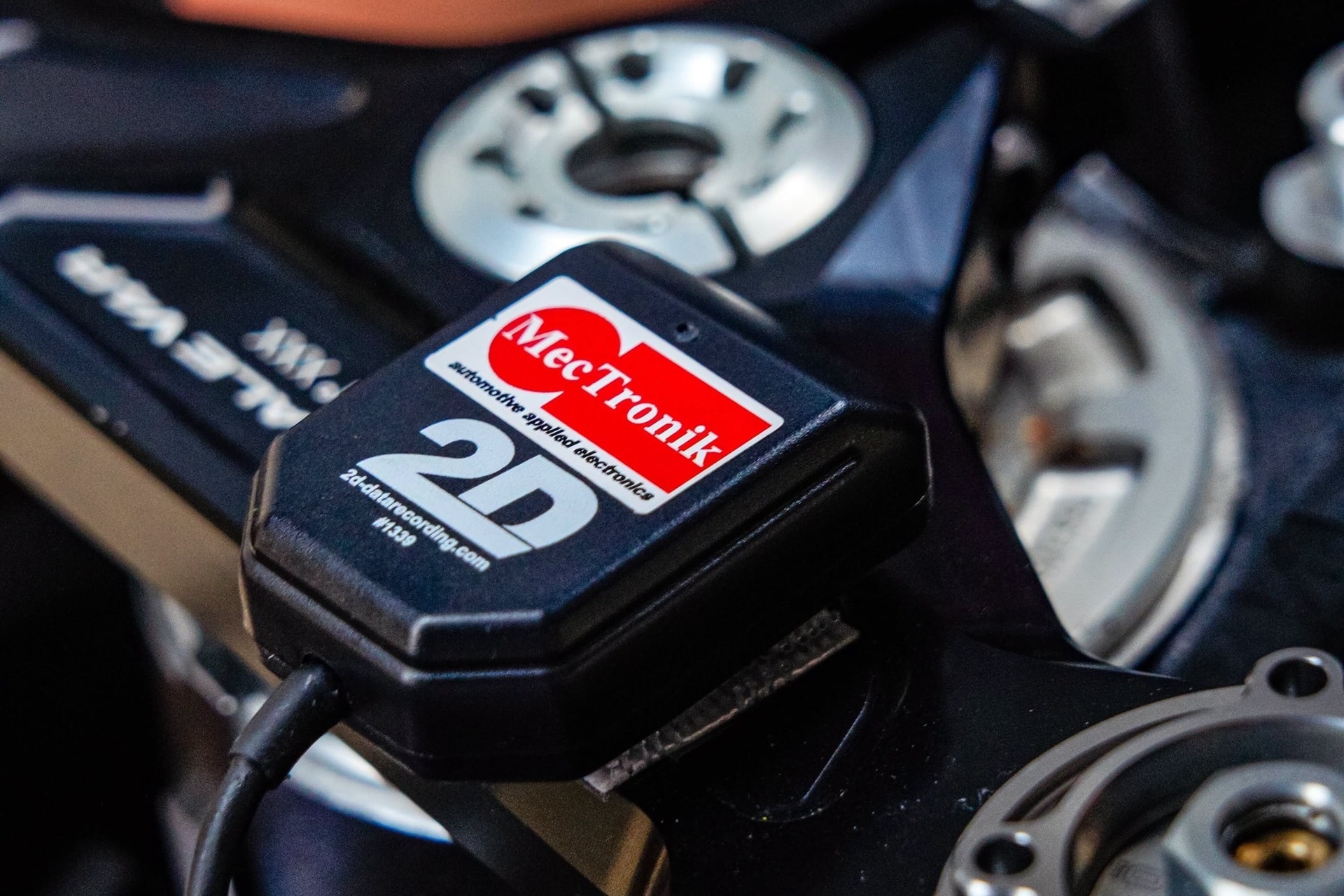 El equipo Barni Spark Racing Team y Mectronik presentan el nuevo kit electrónico de competición para la Ducati Panigale V4
