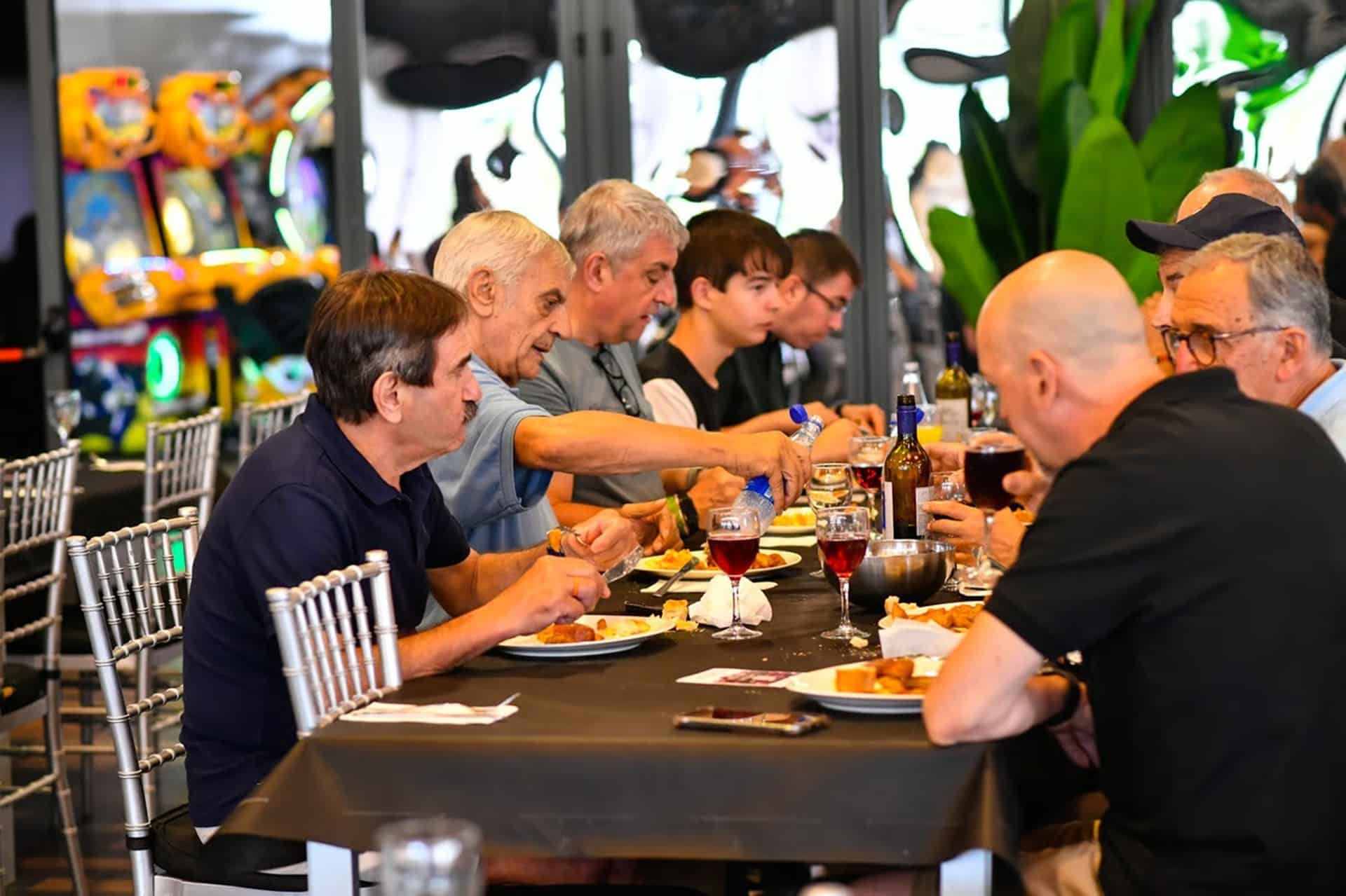 La Warm Up Party, la fiesta organizada por MotorLand Aragón, congrega a más de 2.000 aficionados en el Espacio Ebro de Zaragoza