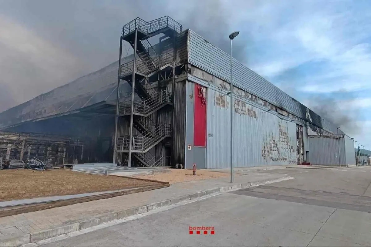 Honda confirma daños considerables en su área logística tras el incendio en Barcelona