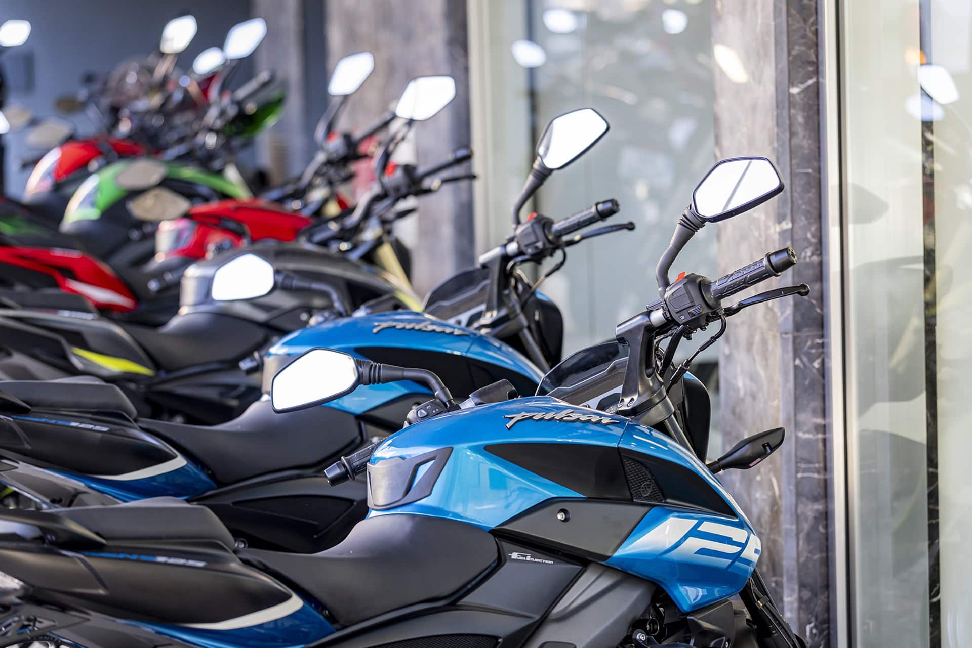 Solo Moto Weekend 2026 se convierte en el gran epicentro del test ride de Bajaj en España