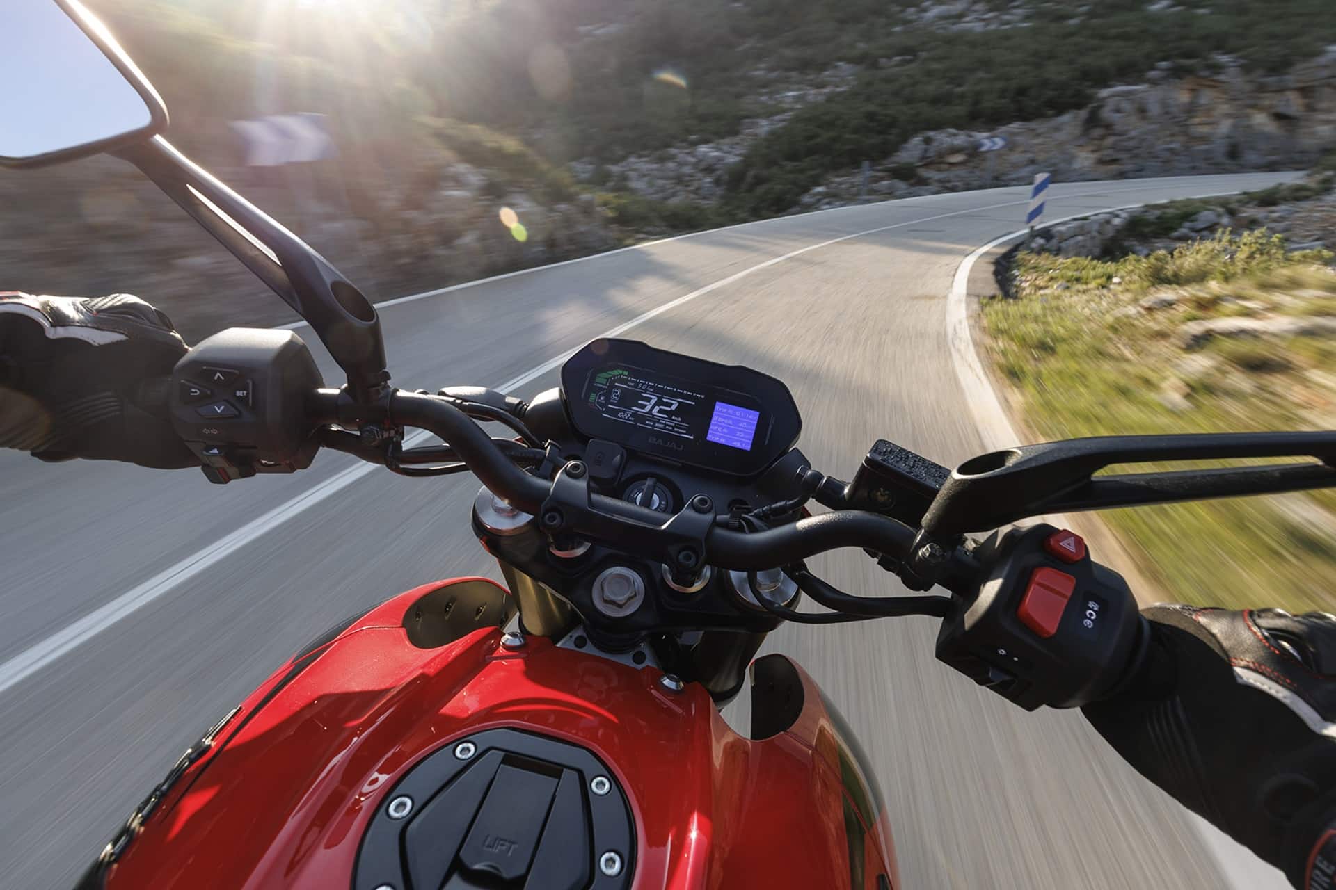 Solo Moto Weekend 2026 se convierte en el gran epicentro del test ride de Bajaj en España