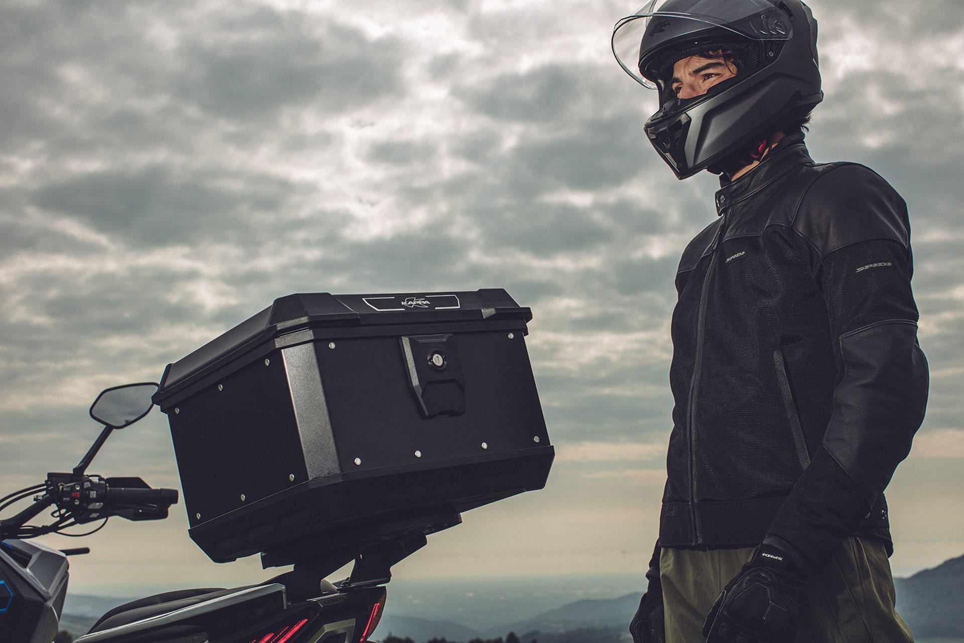 Kappa presenta K’Metrobox, su primer baúl de aluminio con sistema de fijación Monolock