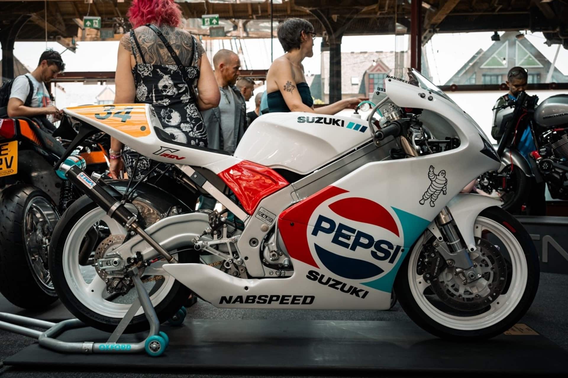 Suzuki RGV250 réplica “Pepsi Schwantz” by Nabspeed Moto