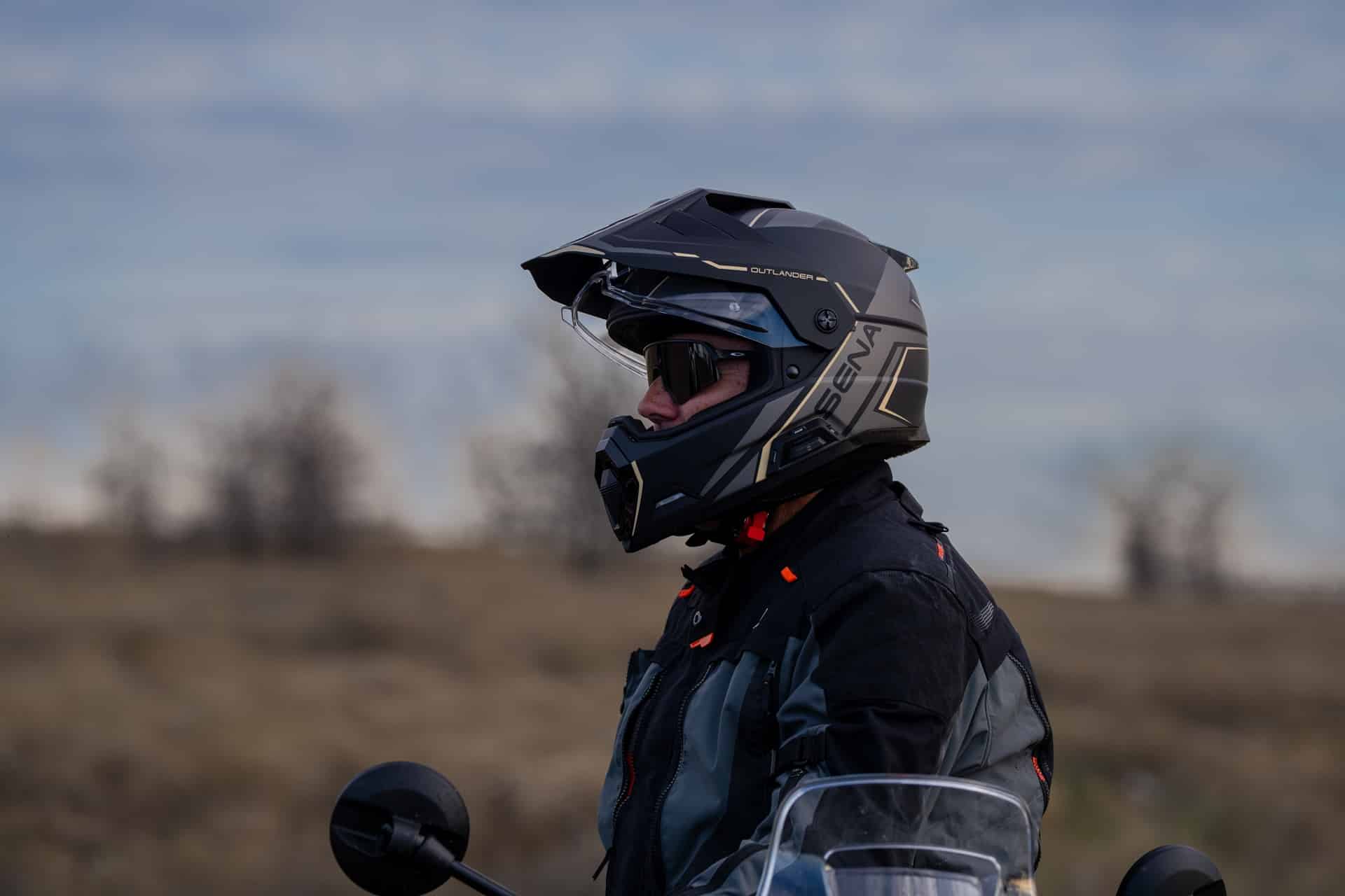 Sena Outlander: La comunicación integrada de serie llega a los cascos Adventure