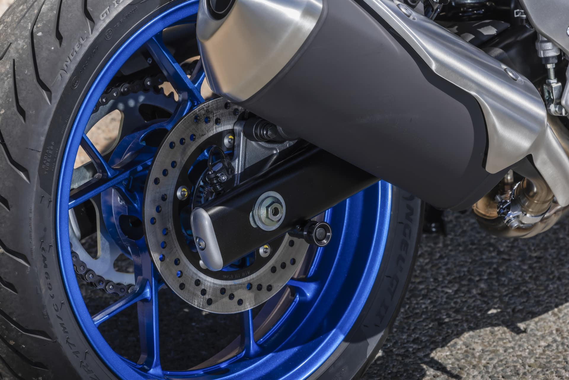 Prueba Suzuki SV-7GX 2026
