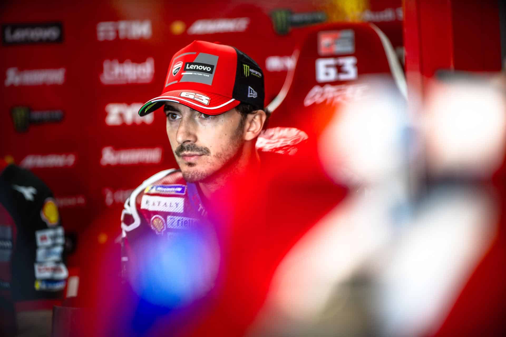 El futuro de Bagnaia pasa del rojo al negro