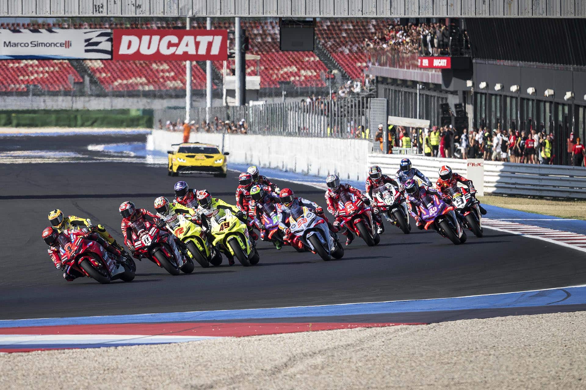 Buelga comienza a calentar el WDW: “Márquez, como mucho, me adelantará por el exterior”