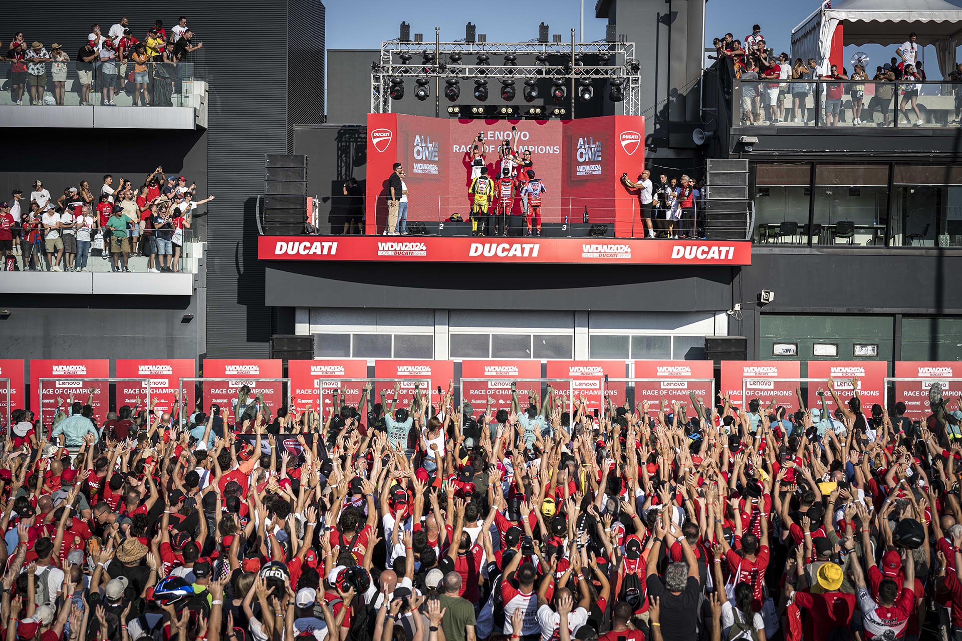 La carrera de 2024 acabó con Márquez en el podio y Bulega en el suelo