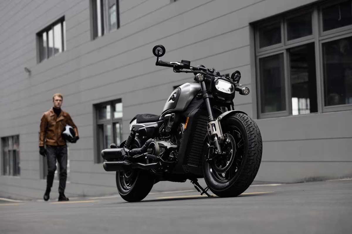 La SRV 600 V4 de QJMotor estrena cambio automático en 2026