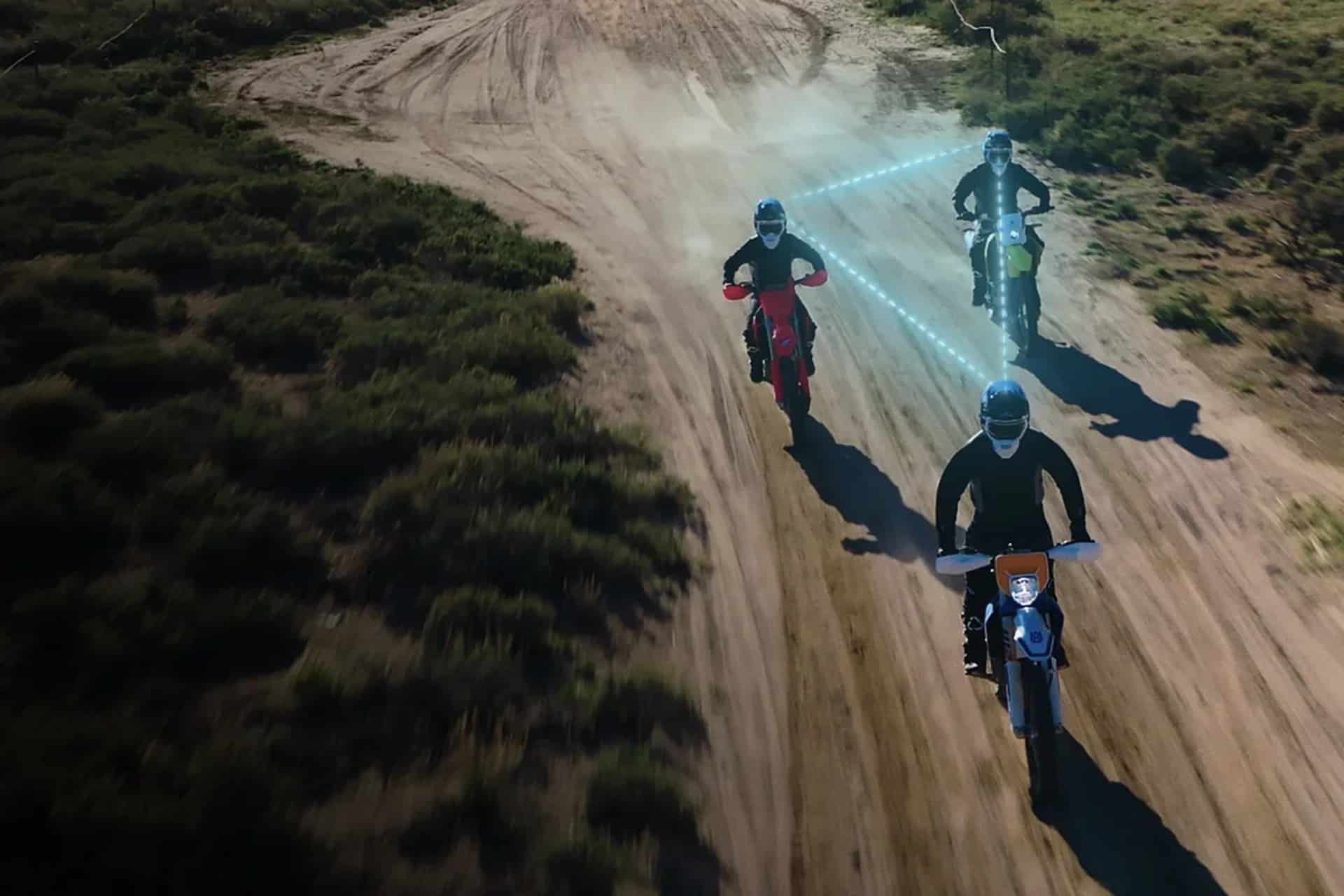 Cardo presenta Venture, el primer casco off-road totalmente integrado